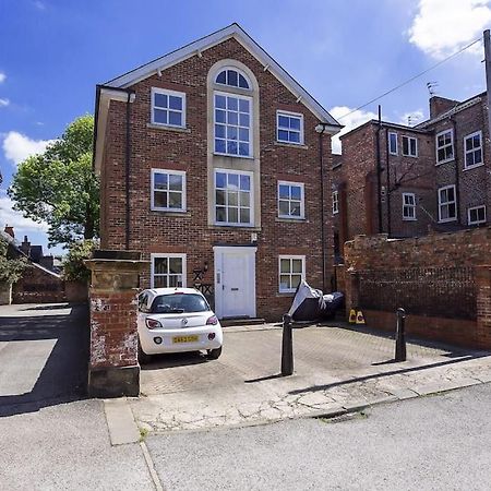 Loveyork Priory Apartment - Central With Parking Exterior photo
